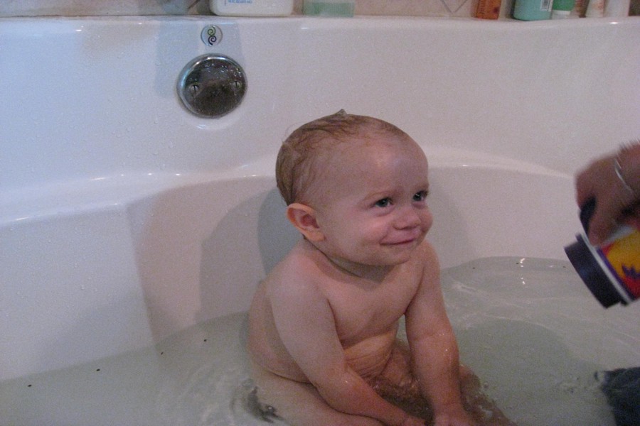 ../image/day 1 dean bathtime  4.jpg